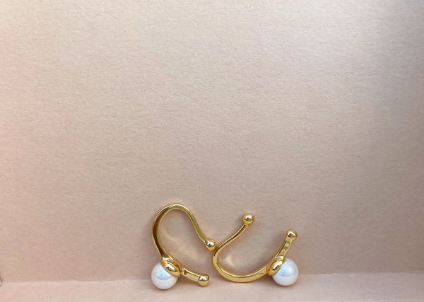 Mini Solo Pearl Cuff Earring